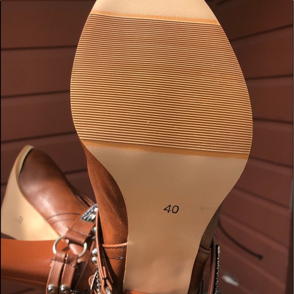 TREWQ woman’s booties - Picture 3 of 11